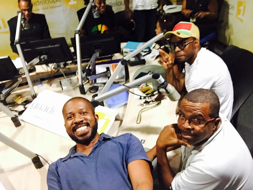 FabriceTROUPE's tweet photo. Ambiance studio... #deshabillezvous @tyrantNATP @doudouonelove @guadeloupe_1ere http://t.co/qIWLdfZhTm