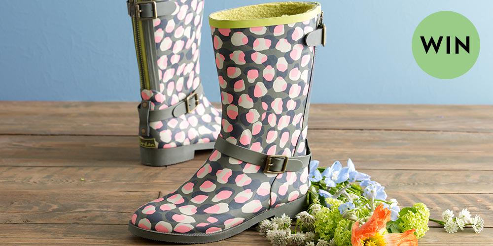 Bodenclothing's tweet photo. Give festival packing woes the boot in our #MIDWEEKTREAT giveaway. RT to win your favourite front-row piece. http://t.co/M18aZfT7uZ