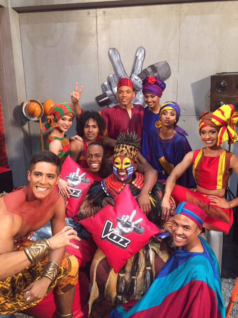 ReyLeonMusical's tweet photo. !Un gran aplauso para nuestros artistazos! Una actuación inolvidable en @lavoztelecinco #EresLaVoz http://t.co/zfdFwULEq1