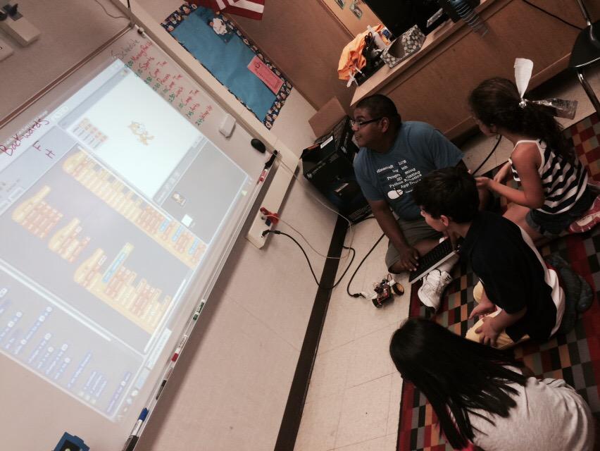 perinlal's tweet image. Test the robot car @Raspberry_Pi @CoderDojo #summercodingfun