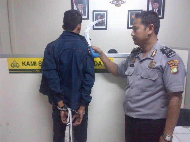 Kepolisian akan menindak para peserta sahur on the road jika membawa barang2 yg tidak berhubungan dgn kegiatan #SOTR.