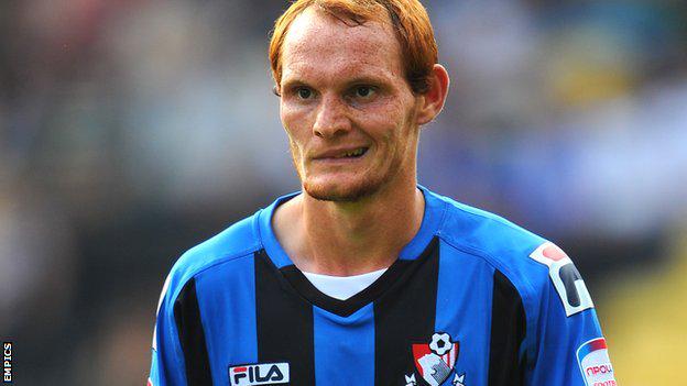 Happy 27th birthday to the one and only Shaun MacDonald! Congratulations 