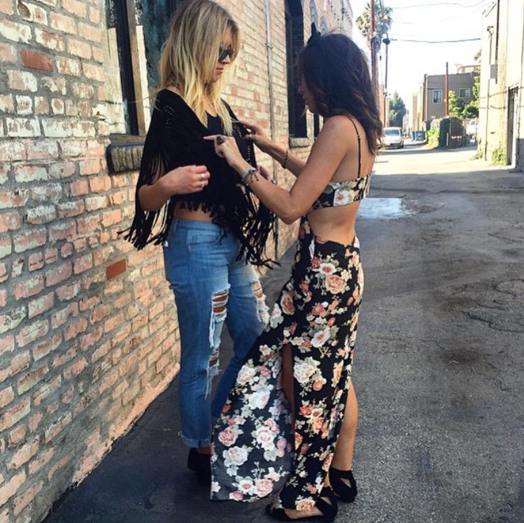 LaurenRaeLevy's tweet photo. Stylin + profilin on set for @Arnette 👓 #LRLgroup #LongBeach cc: @blairsavitsky @ladynaes @AzionePR http://t.co/xC53W36J9G