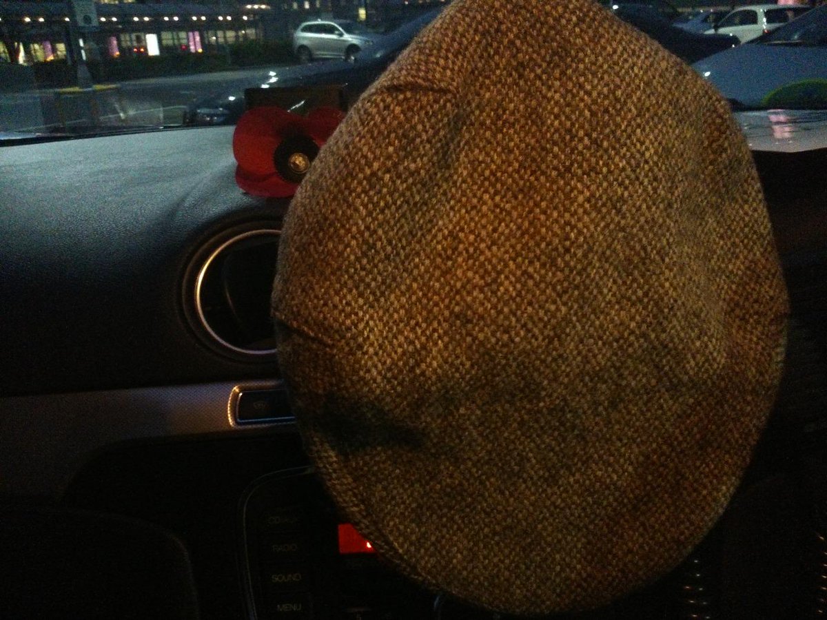 DriveLondon1's tweet photo. @Essex_Exile @VianoChauffeur @ply4hyre @dcmawson @Talkingsensible @TfL Sod Sat Nav,I use Hat Nav http://t.co/jyz7o38Qpi