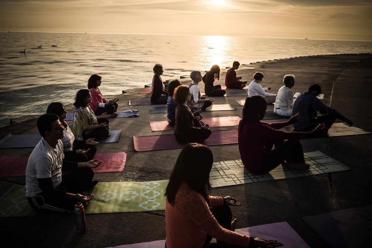 PrabuVijayan's tweet photo. #YogaNewDimension #YogaDay #ChicagoYoga http://t.co/zAdpy2BC7A