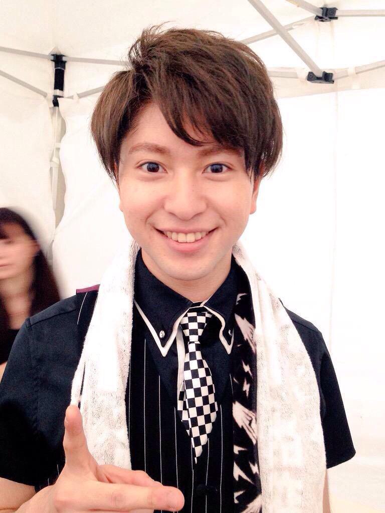 suke_funassi's tweet photo. "Happy birthday‼︎"
21歳おめでとう♪
こーちゃんの歌声だいすき!
これからもがんばってください٩(｡•ω•｡)و
#吉野晃一生誕祭  
#HappyKoichi21Birthday 
#6月18日はコーイチの日 http://t.co/ELo5XJeBYy
