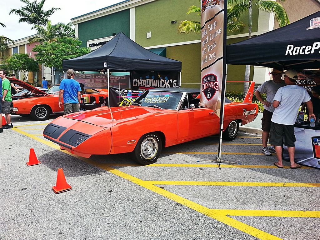 streetinferno's tweet photo. Here are some pics of last Sunday's Cars &amp; Coffee. http://t.co/HFgERzSBYS
