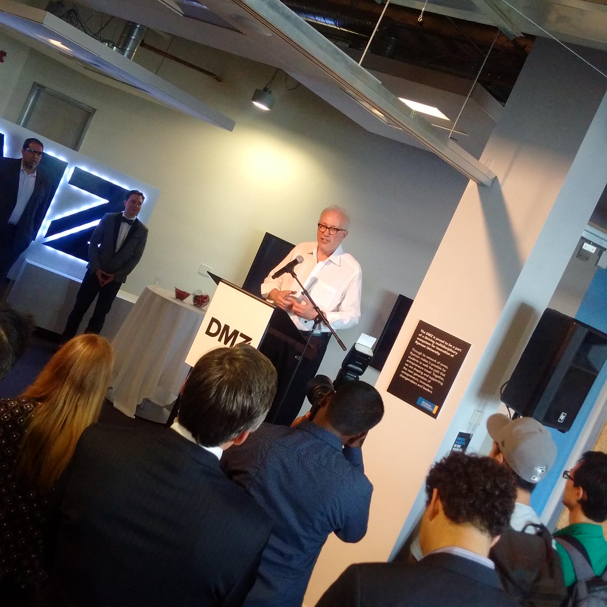 Boudreau_Ideas's tweet photo. Congratulations Val! You MADE the DMZ & YOU rock! All flowers & all colours included! @RyersonDMZ @RyersonU #ValRocks http://t.co/1pc4vzWkz0