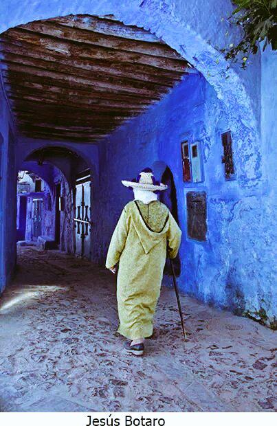 Al iniciar la medianoche sintoniza desde #TuxtlaGutierrez por <a href="/Radio_Chiapas/">La Radio de Chiapas</a> <a href="/RadioyTvChiapas/">SCHRTyC</a> y disfruta el programa