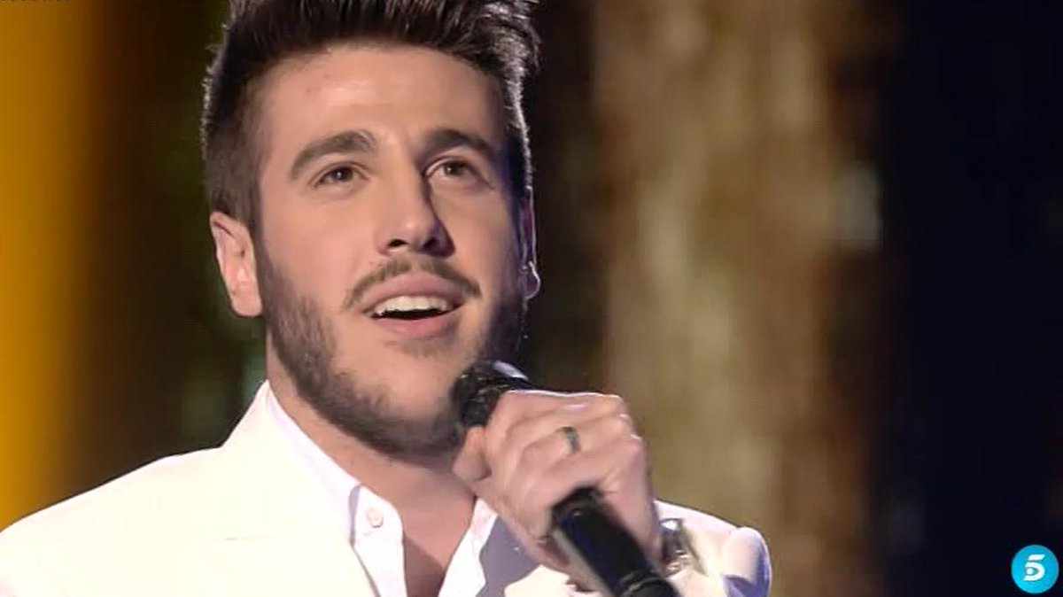 MusicTelecinco's tweet photo. VÍDEO No se puede cantar más bonito ni con más emoción que @AntonioJSLaVoz > http://t.co/JzUfl8ebO4 http://t.co/7IA0k8Yn49