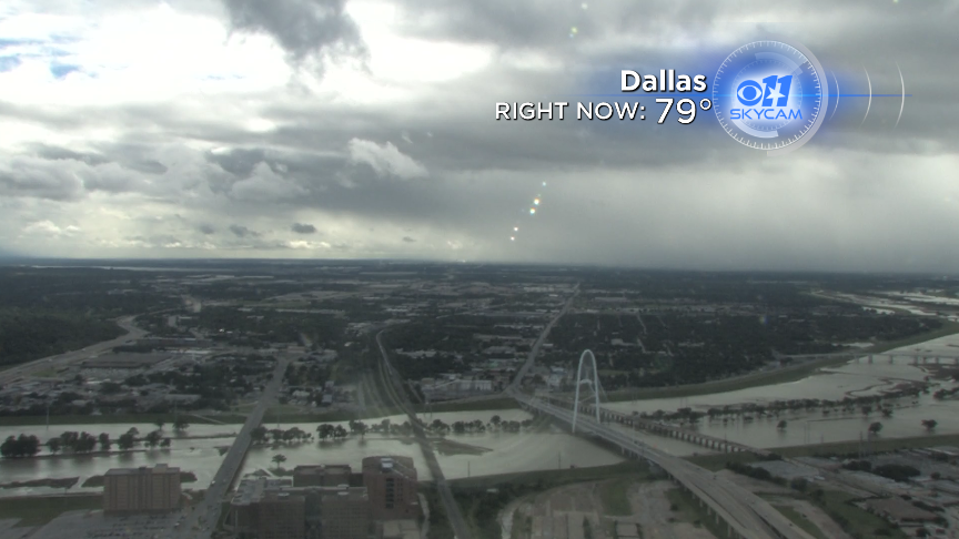 LarryABC7's tweet photo. 5:52pm-A few breaks in the clouds over Dallas. #PrettyShot http://t.co/tltINv62uo