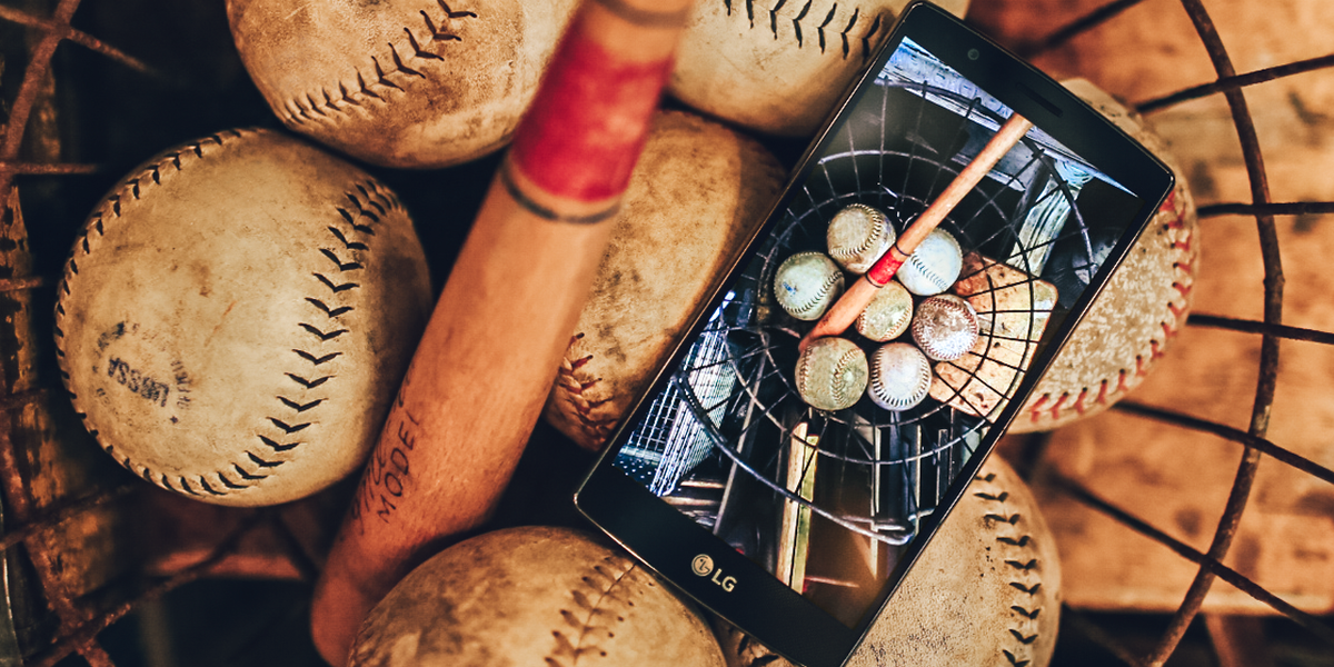 Attending tonight's game? Watch for your chance to win a new #LGG4 with Dodgers cover from @lgusamobile! #LGG4Dodgers