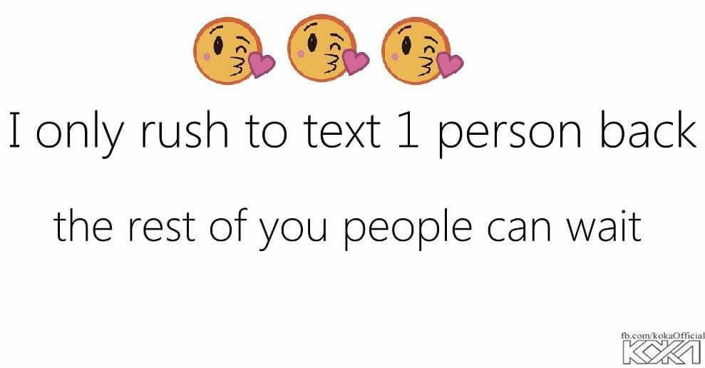 r3l4ti0nsh1ps's tweet image. we all have that one person😚😚😚

retweet if you&apos;re texting them right now 💚
