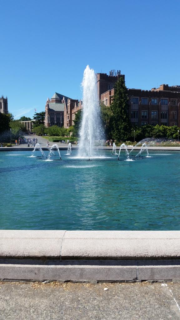 jddejong's tweet photo. Gorgeous day on campus! http://t.co/ka2rkWIyFG
