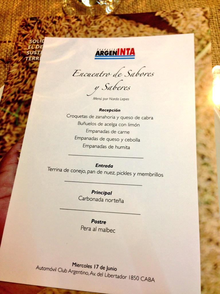 RReinaPepiada's tweet photo. WOWWW por probar el menú por @NardaLepes para @argeninta @agenciawachs #MODACULINARIA http://t.co/LSvr7DD8o1