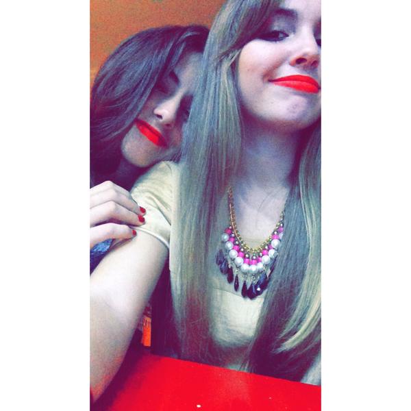 flordalcin's tweet photo. Amiga💄👭💅💇 http://t.co/iDOTHzzRJZ