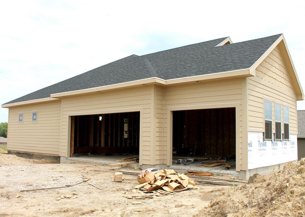 EpicHomes_IA's tweet photo. More work is being put into one of our new Epic Homes. See all of the progress we're making. #EpicHomes #Custom #Iowa http://t.co/aiJexNrLJZ