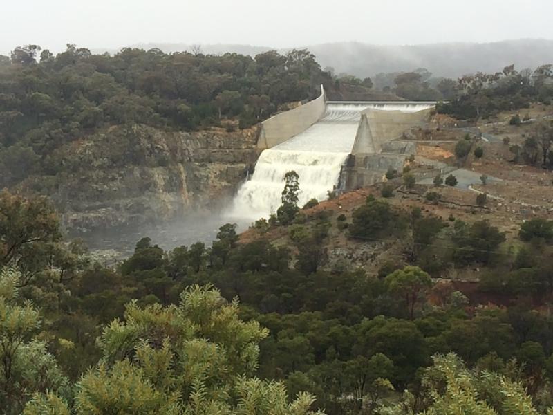 Googong Dam spilling. 40 mm in past 48 hours or so.  #Canberra #weather <a href="/ACTEWWater/">ACTEW Water</a>