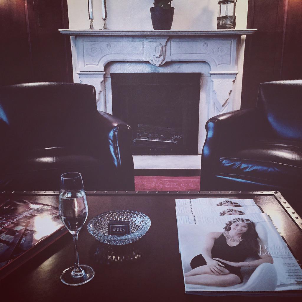 Impeccable coffee table spread. cc: <a href="/BiggsCigar/">Biggs</a>