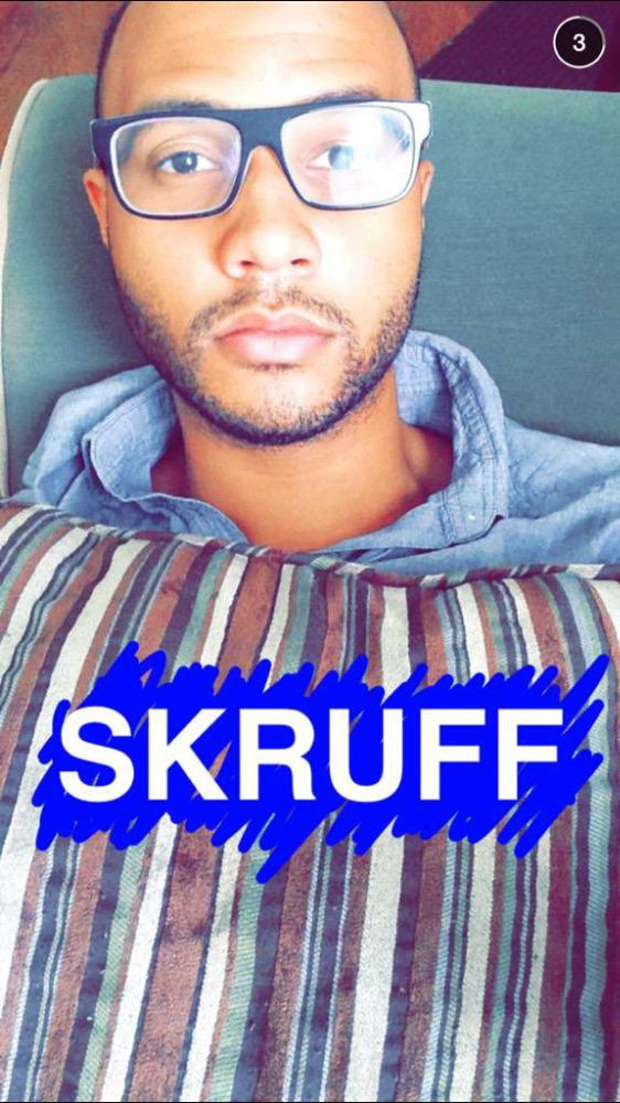 beefylimbs's tweet photo. In case your Wednesday isn't going to great, here is a picture of @RayvonOwen werking the #Skruff to cheer you up <3 http://t.co/vIpuRLTqTG