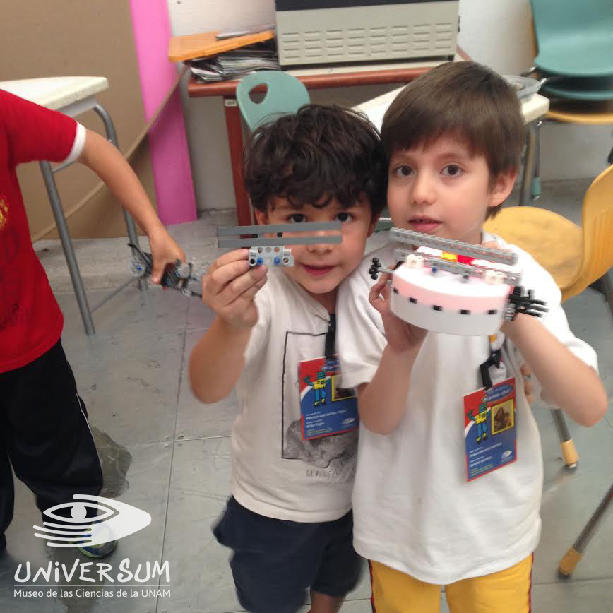 UniversumMuseo's tweet image. Te compartimos imágenes de nuestro #CursoDeRobótica para los más pequeños.