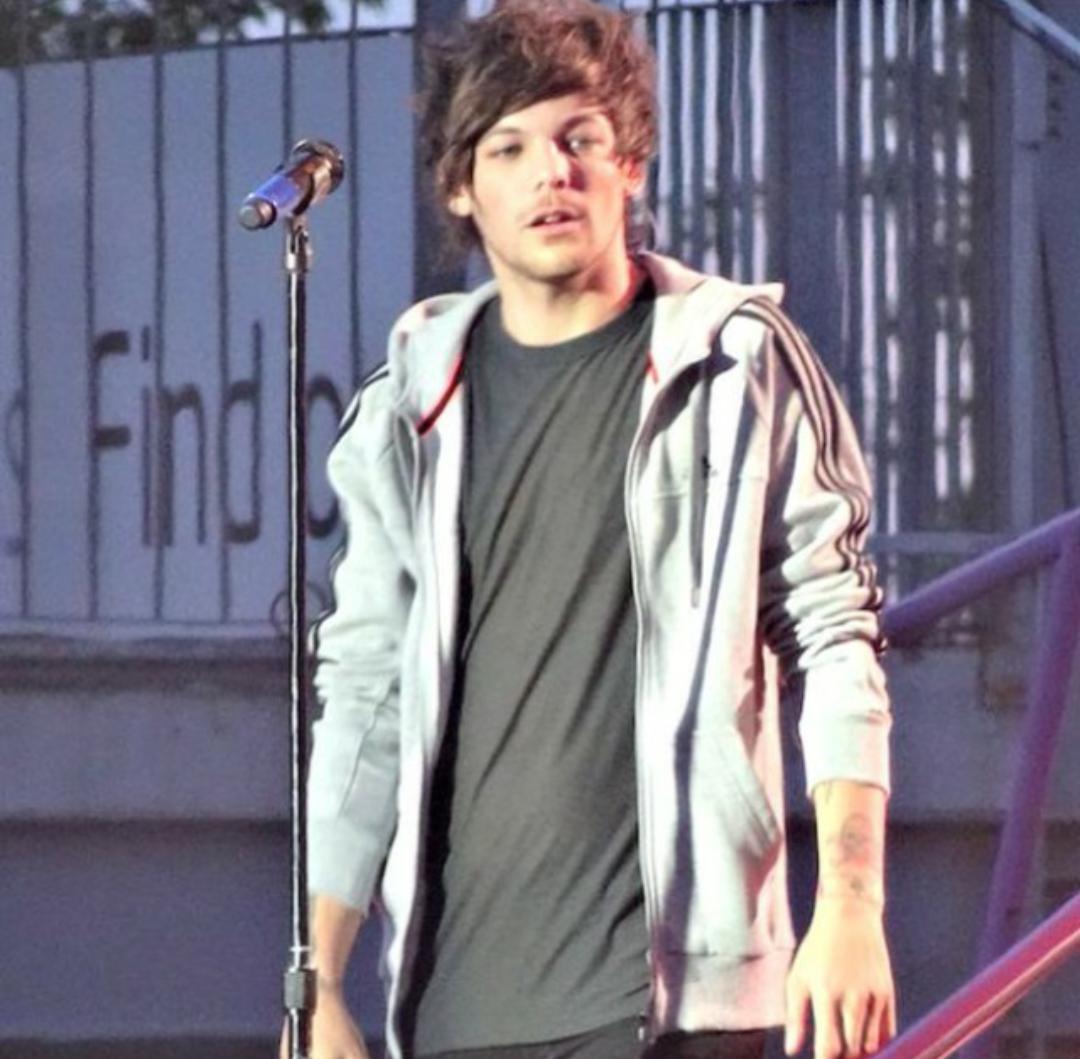 1dupdateo's tweet photo. The boys on stage in Denmark 16 / 6
#1dpics #1dupdatesonline #1DForMMVA #OTRADenmark http://t.co/FmHeCOwZuB