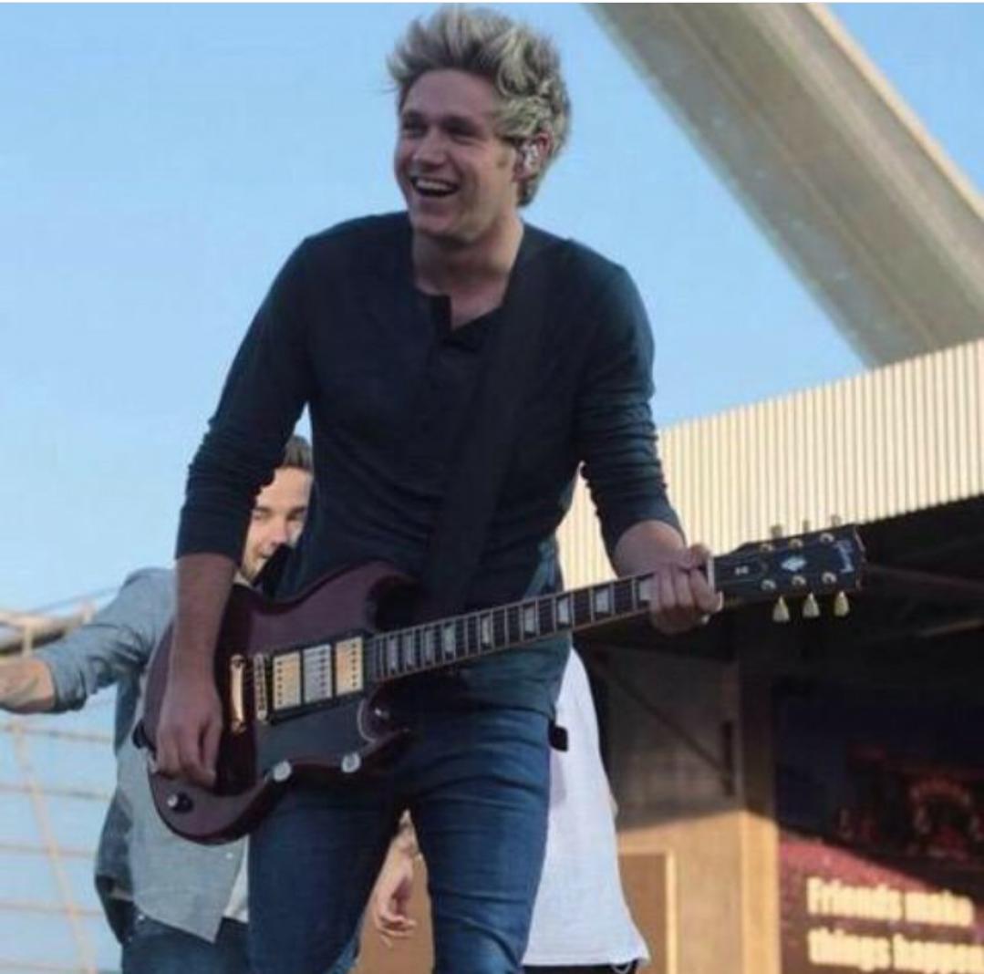 1dupdateo's tweet photo. Niall on stage in Denmark 16 / 6
#1dpics #1dupdatesonline #1DForMMVA #OTRADenmark http://t.co/ZamDlpEXU1