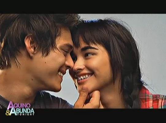 Crisera14330's tweet photo. A &amp; A's LizQuen Intro - 1 (screencaps)

#JTWYA2ndBlockbusterDay http://t.co/Nlorfd6wxw