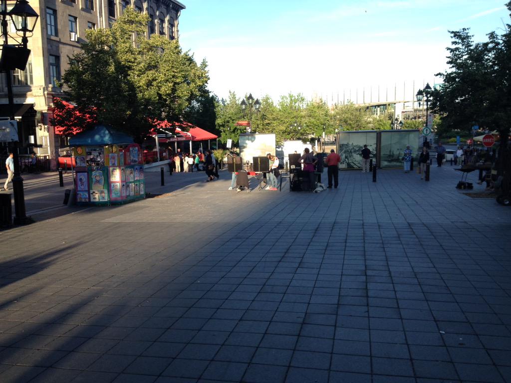 melliottwhite's tweet photo. #Old Montreal for an evening snackette ... Very nice http://t.co/uZIIqkGeOn