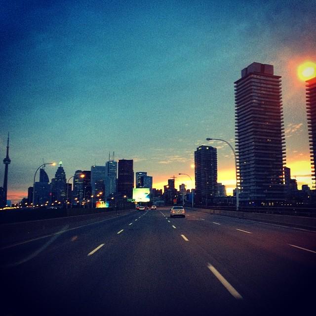 RobbieKay_'s tweet photo. It's gonna be a good day tomorrow! 🌇🌆 http://t.co/kskt750cVX