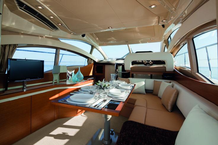 EnglishScope's tweet image. 2. Selain itu, 'cabin' juga merupakan ruangan kecil di kapal laut, dimana kita bisa duduk, makan bahkan tidur loh! :)