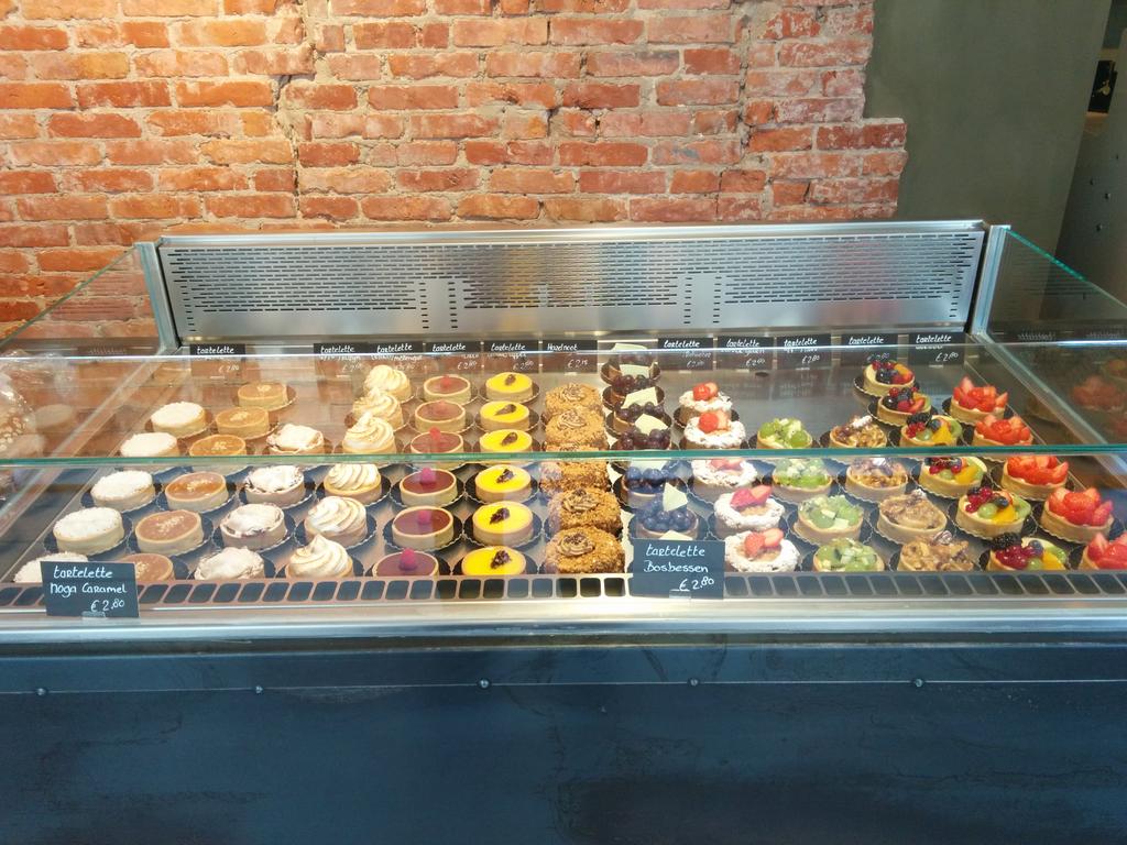 bjaspers's tweet image. Overheerlijk keuzestress :-) bij d&amp;amp;p banketbakkerij Haarlem