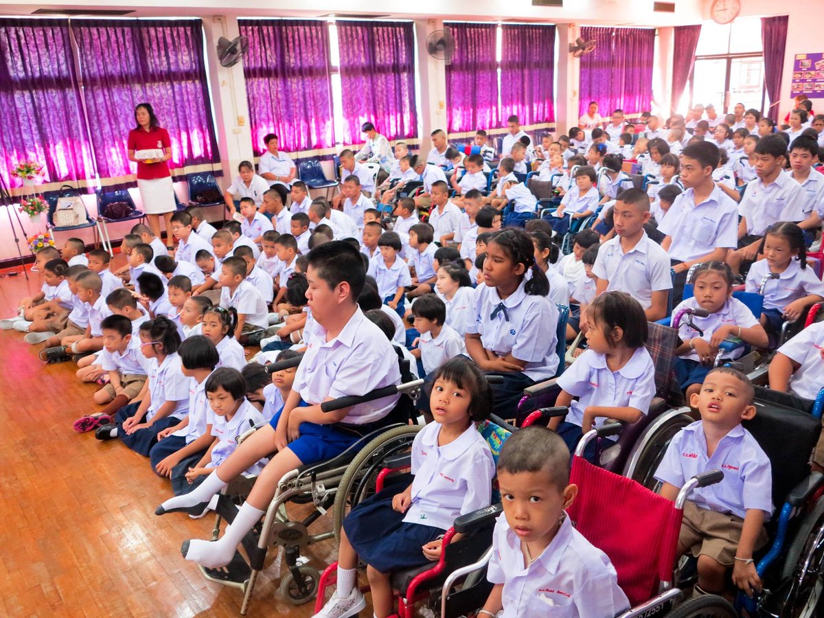 fwc1954's tweet image. #วันไหว้ครู #โรงเรียนศรีสังวาลย์ #WaiKhruCeremony