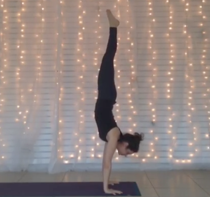 gabysada's tweet photo. define gravity.
  #yoga #handstands http://t.co/pdfSIeG5ig