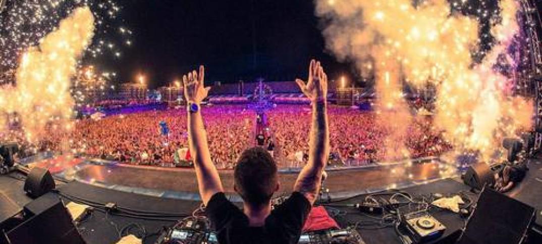 EDMsauce's tweet photo. . @Hardwell Announces Special Hip Hop/Moombahton Set at #EDCLV

http://t.co/DPOGU04bC0 http://t.co/Ud9XlG2HNp