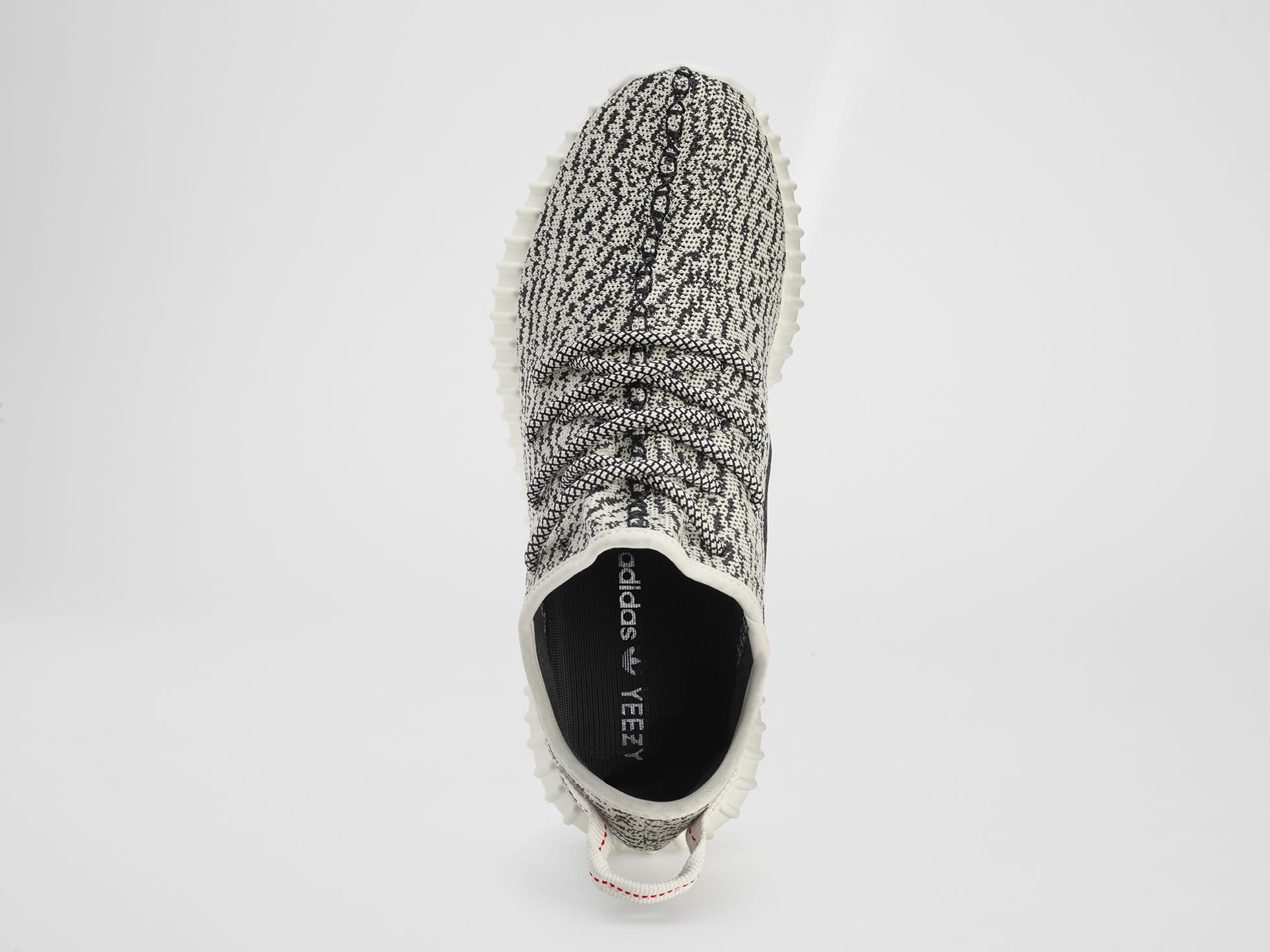 Adidas boost оригинал. Adidas Yeezy Boost 350. Adidas Boost 350 шнуровка. Кроссовки adidas Originals Yeezy. Adidas Yeezy 350 шнуровка.