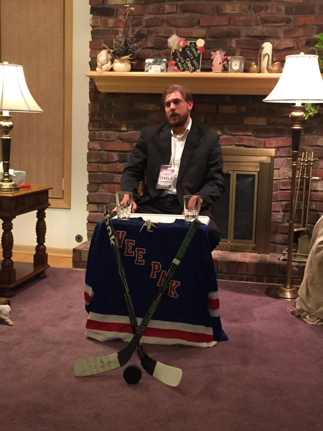 Broady181's tweet photo. @VeePakHockey is having a press conference tonight any fans questions will be answered via Twitter #VeeTalk http://t.co/gyoEUBADpZ
