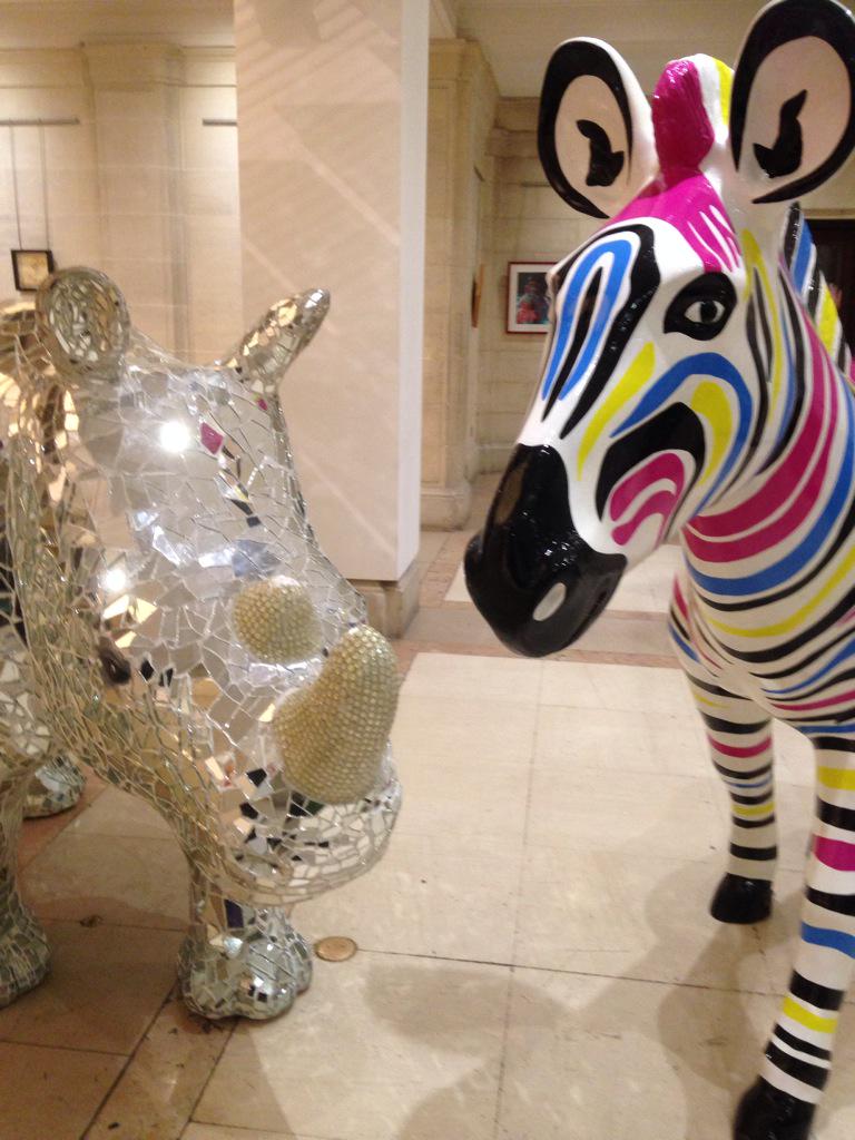 GoRhinos2013's tweet photo. When Glint met @GilberttheZebra from @ZanyZebras2016 - #Southampton #marwellszanyzebras #publicart http://t.co/sNAvWmylan