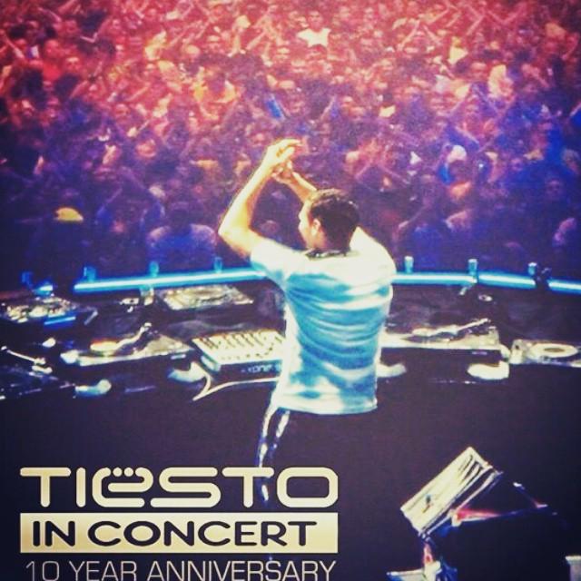 TiestoExperienc's tweet photo. #TBT @tiesto
#epic #legendary #amazing #gelodrome #traffic #suburbantrain #AdagioForString… http://t.co/19R0wOKT2m http://t.co/SRY4uxJDTl