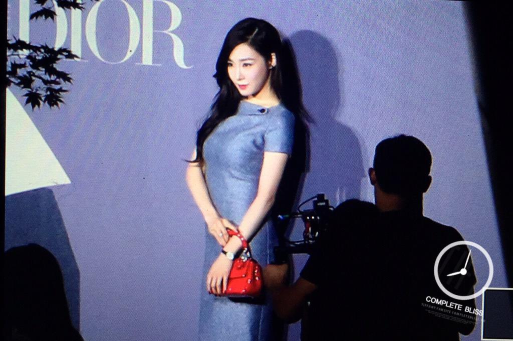 [PIC][18-06-2015]Tiffany tham dự sự kiện "ESPRIT Dior Seoul 2015" vào tối nay CHx1yMuVAAAHAh8