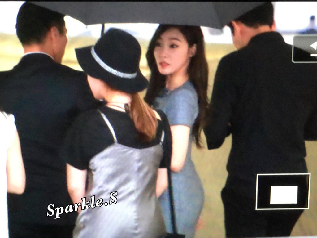 [PIC][18-06-2015]Tiffany tham dự sự kiện "ESPRIT Dior Seoul 2015" vào tối nay CHx2LZxUwAAT-_s