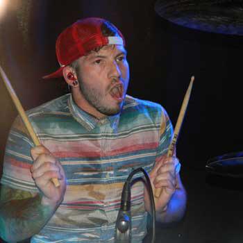 Why is this the first image that comes up when you look up Josh Dun? Happy birthday friend 