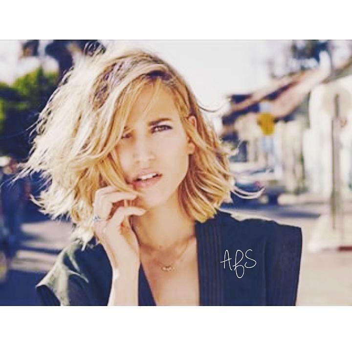 anafdzsite's tweet photo. Buenas Tardes♥
Así de guapa Ana posa para el numero de este mes para la revista In Style ... https://t.co/4qQpMK70OC http://t.co/0Q1hrbJVmP