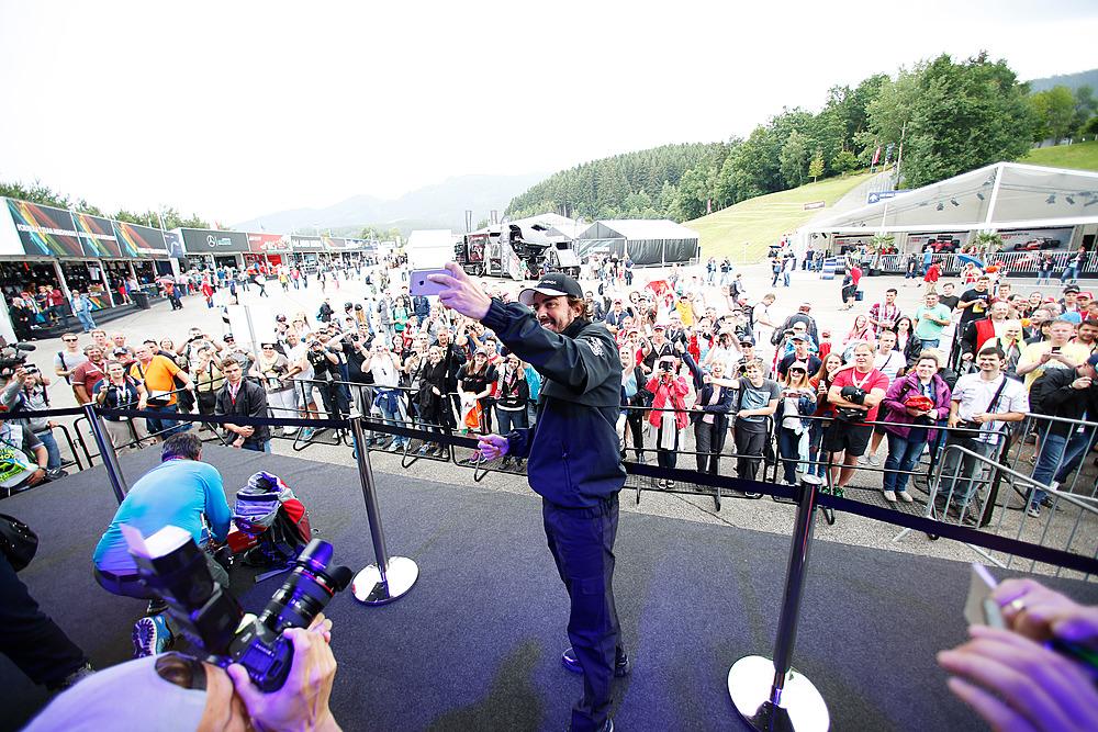 McLarenF1's tweet image. Time to meet &amp;amp; greet all you awesome fans in Spielberg. Think we're gonna need a #Speedmark selfie stick. #AustrianGP
