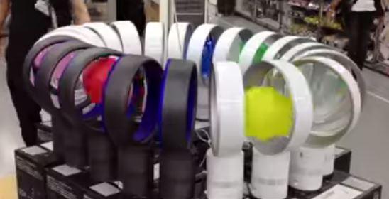 VIDEO: What to do with 19 Dyson bladeless fans when you’re bored

thepoke.co.uk/2015/06/17/19-…