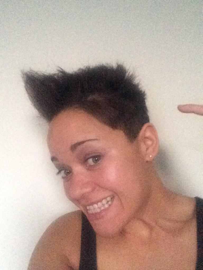 VeroniqueLaFont's tweet photo. I Did It .. #NaturalLooksSalon #Barb #ShortAndSassy #LovingIt #NewDu @calyx1970 @Chella71 @SocialNPortland @PDXSante http://t.co/dJ8HFY0iqZ