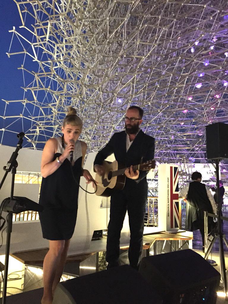 Ieri sera musica al @UKPavilion2015 di <a href="/Expo2015Milano/">Expo Milano 2015</a> con Emma, Luca Giovacchini e <a href="/ShwetaPandit7/">Shweta Pandit</a>