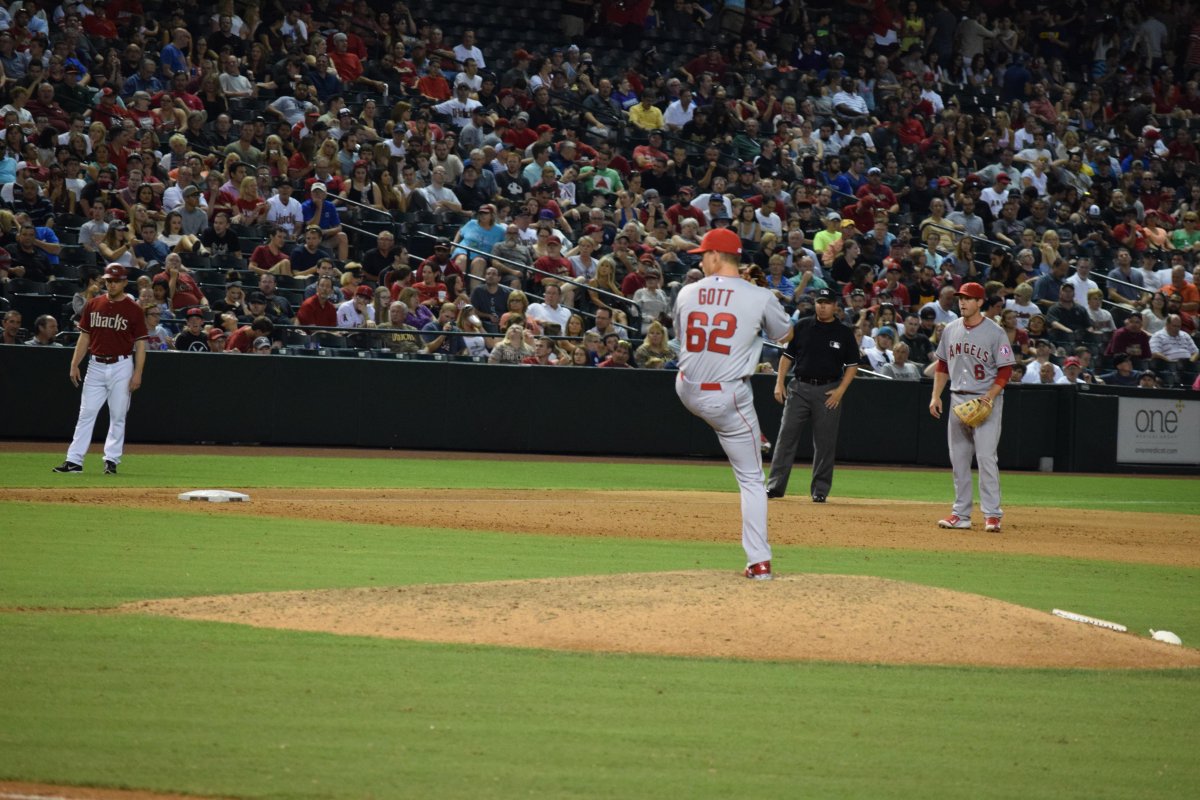sbaker101's tweet photo. @Trevor_Gott @Angels Welcome to the Show #GotCheddar #GotHeat #LetsGoAngels @JoseMota05 @Alex_Curry http://t.co/xCFNfutLKo