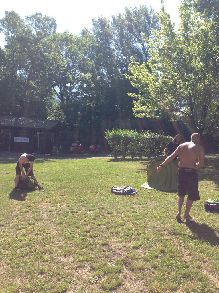 TPRealStaff's tweet photo. Tent packing races!! #therealrace @transprovence!! 19.88seconds http://t.co/idBuvWmx9y