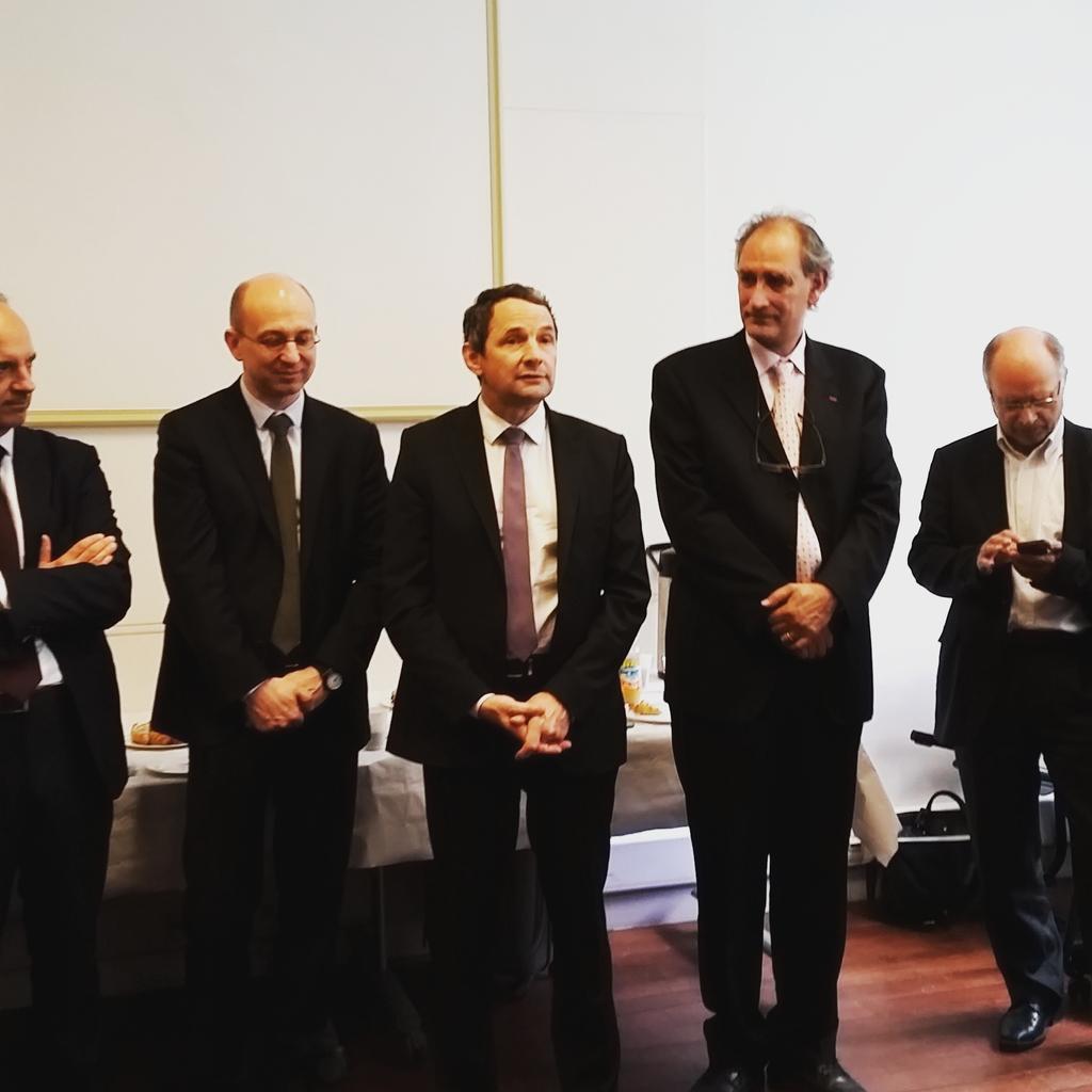 FranceUniv's tweet photo. .@mandonthierry  "L'université, ses étudiants , ses enseignants chercheurs sont la colonne vertébrale de la France" http://t.co/IVsyfskE2W